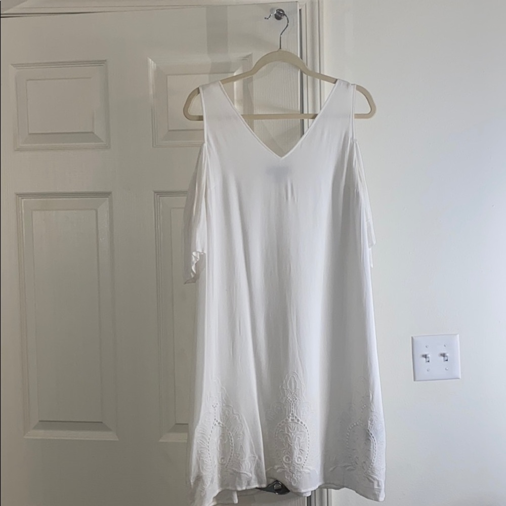 Float White Dress w/ Lacy Design